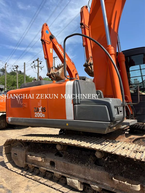Hitachi ZX200-3G Ekskavatör 12081 saat Seyir Hızı 3.5 / 5.5 Km/sa Kabin Özellikleri Çok İşlevli Ekran
