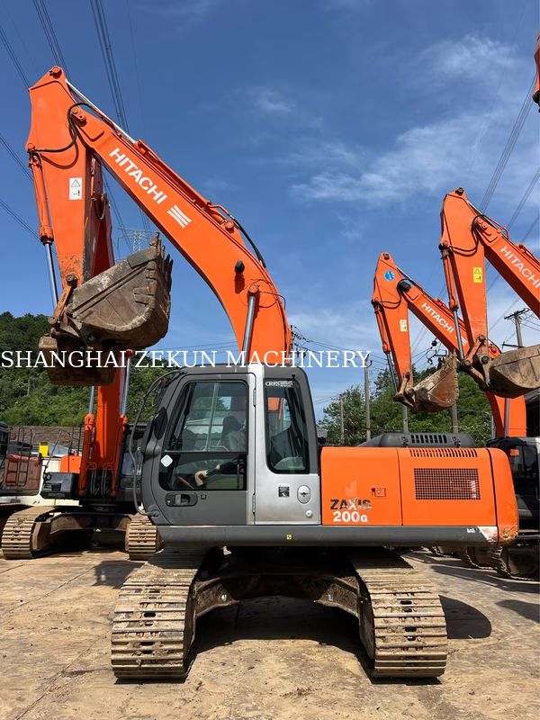 Hitachi ZX200-3G Ekskavatör 12081 saat Seyir Hızı 3.5 / 5.5 Km/sa Kabin Özellikleri Çok İşlevli Ekran