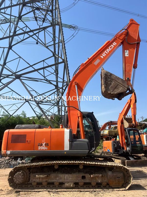 Hitachi ZX200-3G Ekskavatör 12081 saat Seyir Hızı 3.5 / 5.5 Km/sa Kabin Özellikleri Çok İşlevli Ekran
