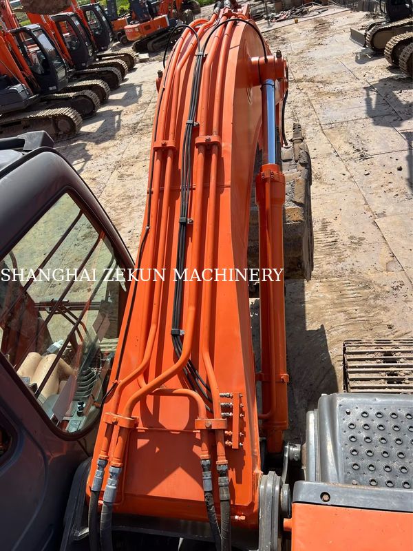 Hitachi ZX200-3G Ekskavatör 12081 saat Seyir Hızı 3.5 / 5.5 Km/sa Kabin Özellikleri Çok İşlevli Ekran