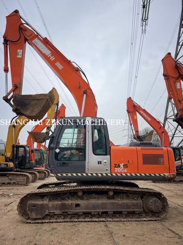 11051 saatlik Hitachi ZX200-3G Ekskavatör, Kepçe Kapasitesi 0,8 – 1,0 M3