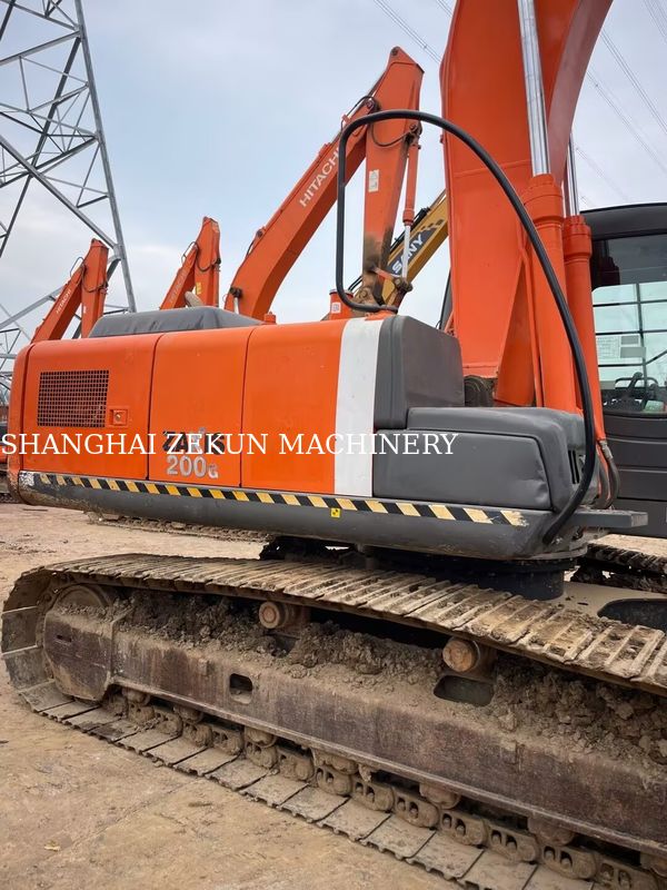 11051 saatlik Hitachi ZX200-3G Ekskavatör, Kepçe Kapasitesi 0,8 – 1,0 M3