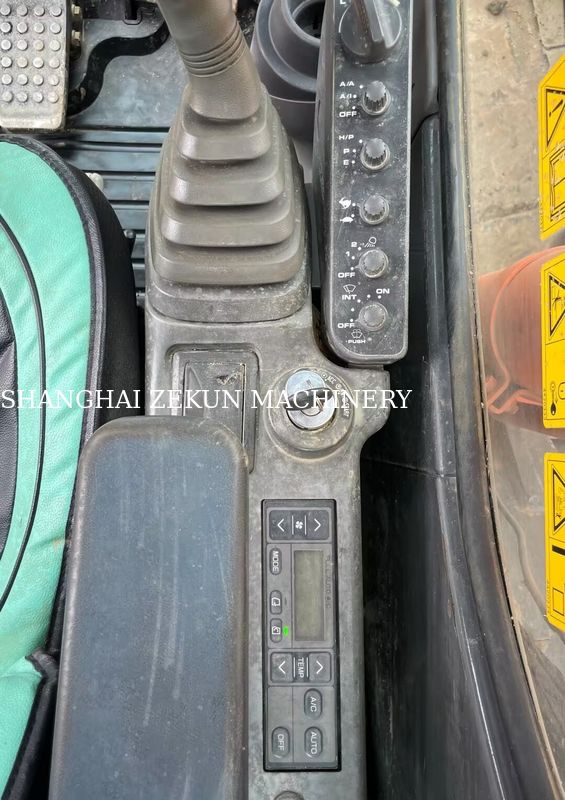 11051 saatlik Hitachi ZX200-3G Ekskavatör, Kepçe Kapasitesi 0,8 – 1,0 M3