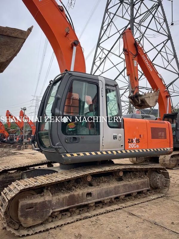 11051 saatlik Hitachi ZX200-3G Ekskavatör, Kepçe Kapasitesi 0,8 – 1,0 M3
